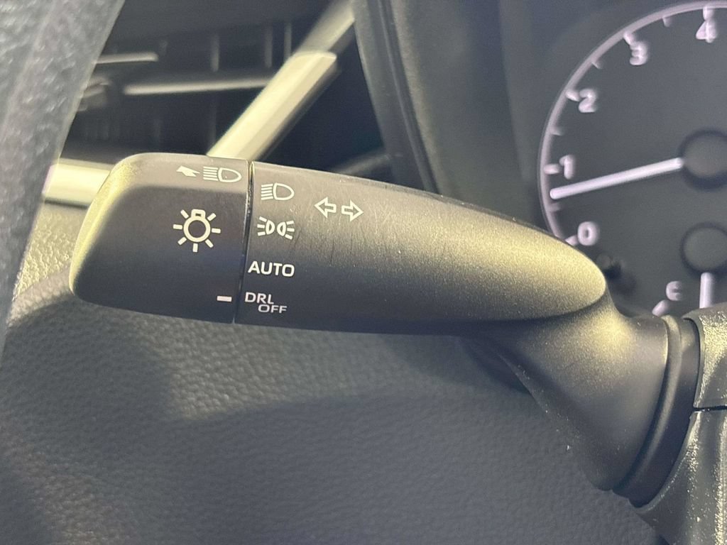 Used 2025 Toyota Corolla LE FWD image 32