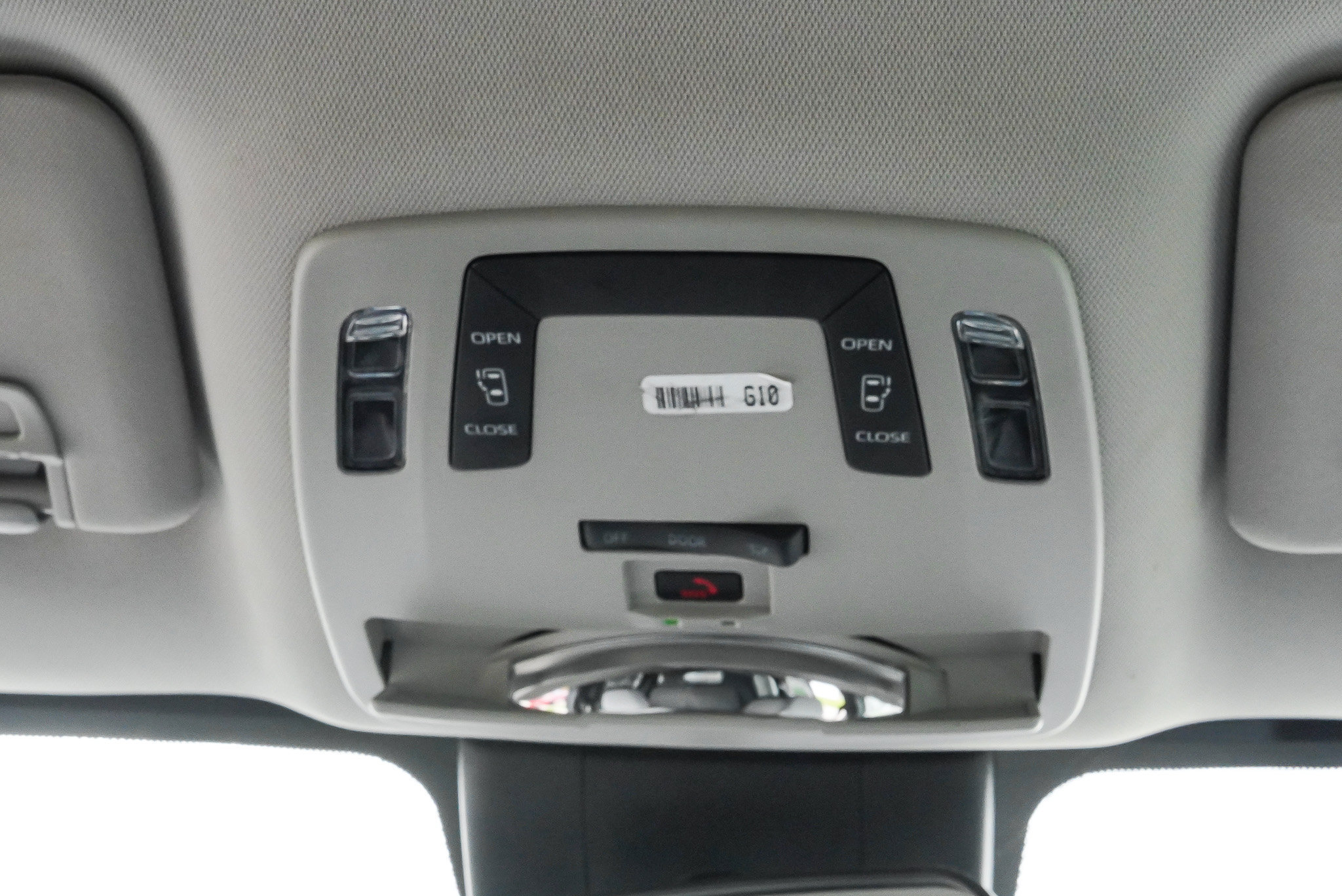 Certified 2025 Toyota Sienna LE AWD/4WD image 29