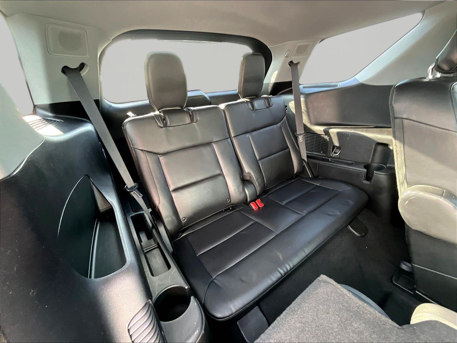 Used 2021 Ford Explorer Limited w/ Equipment Group 301A AWD/4WD image 26