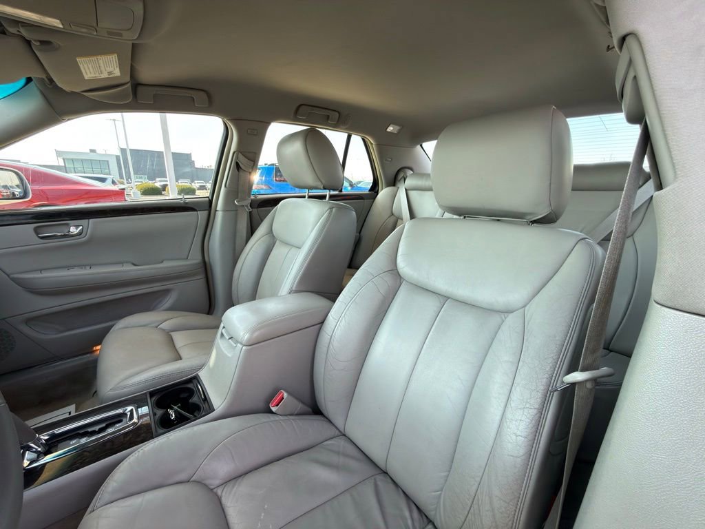 Used 2009 Cadillac DTS w/ Trunk Convenience Package FWD image 14