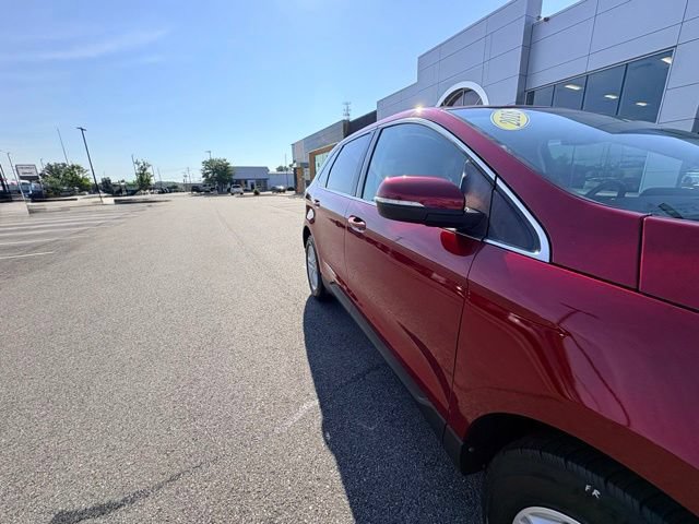 Used 2018 Ford Edge SEL w/ Equipment Group 201A FWD image 10
