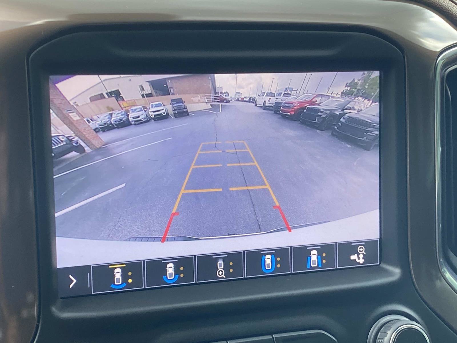 Used 2019 Chevrolet Silverado 1500 High Country w/ Technology Package AWD/4WD image 33