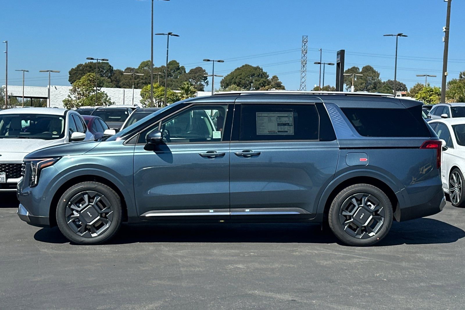 New 2026 Kia Carnival SX image 7