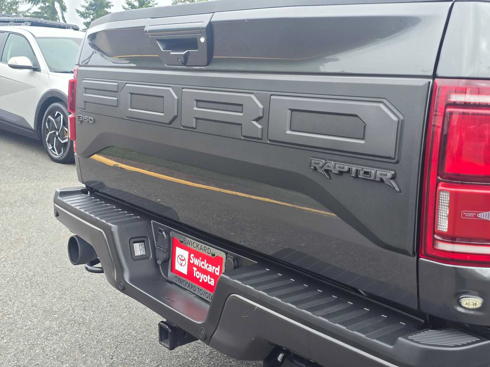 Used 2020 Ford F150 Raptor w/ Equipment Group 802A Luxury AWD/4WD image 13