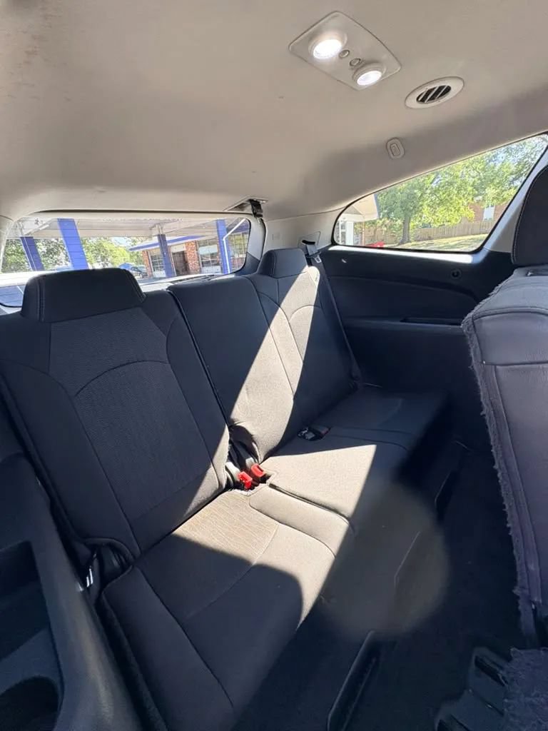 Used 2015 Chevrolet Traverse LT w/ Style and Technology Package FWD image 18