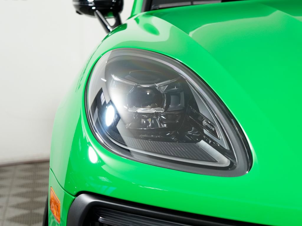 New 2026 Porsche Macan GTS AWD/4WD image 11