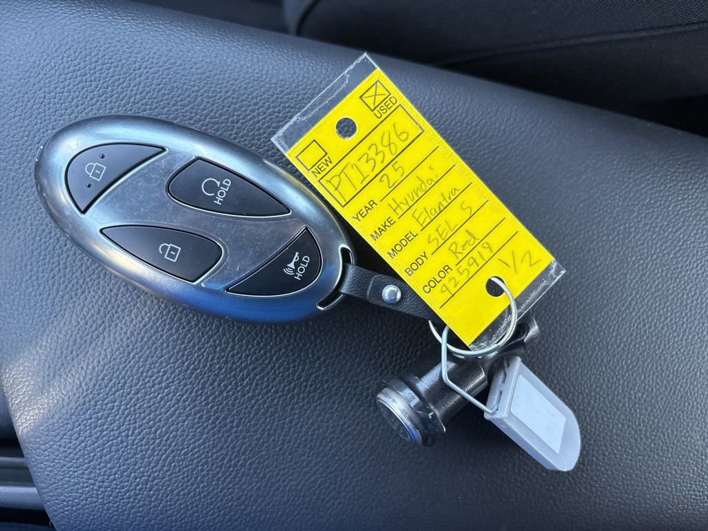 Used 2025 Hyundai Elantra Sport FWD image 12