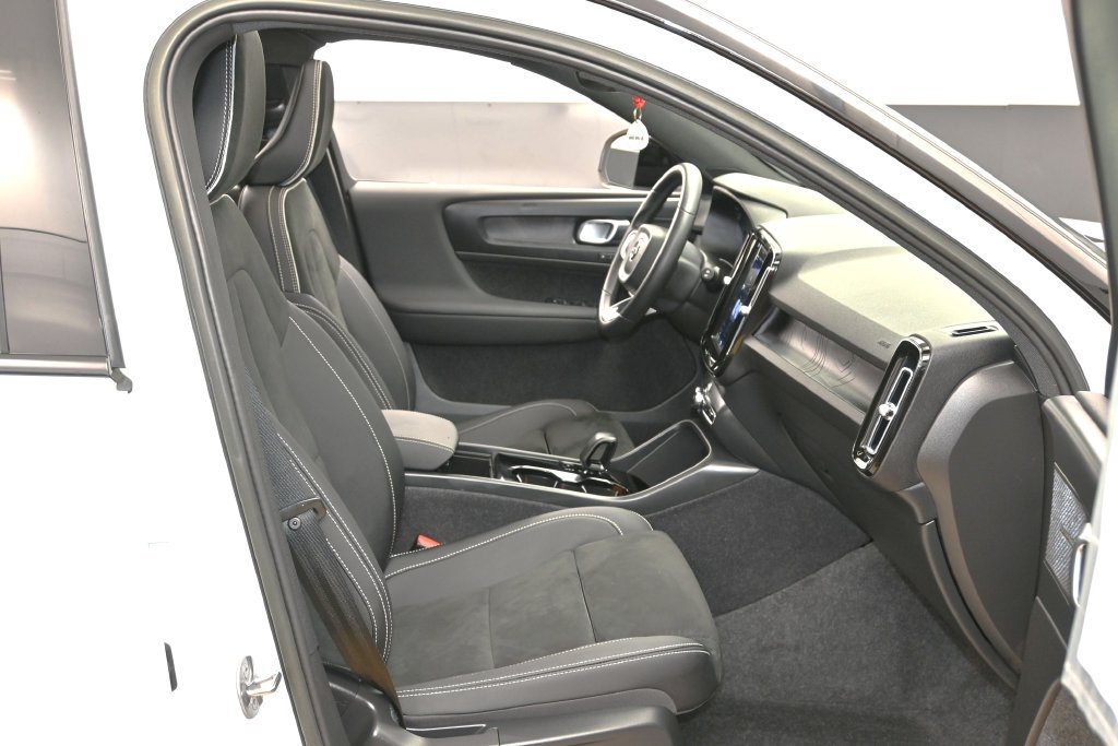 Used 2023 Volvo XC40 Recharge Ultimate AWD/4WD image 26