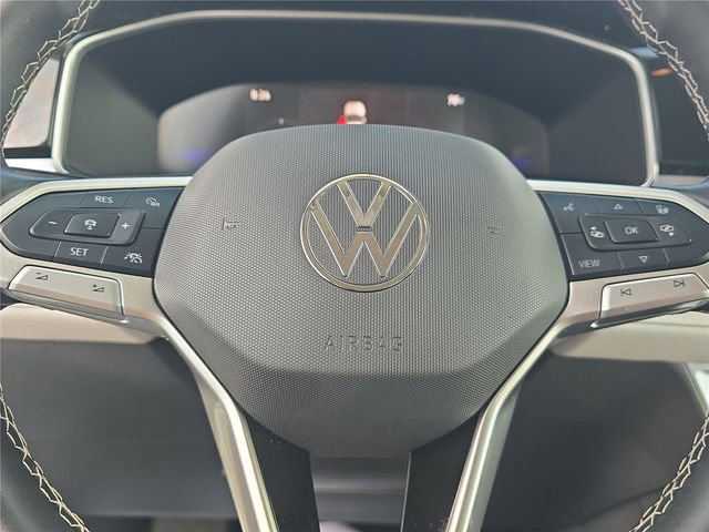 Used 2025 Volkswagen Taos SE image 22