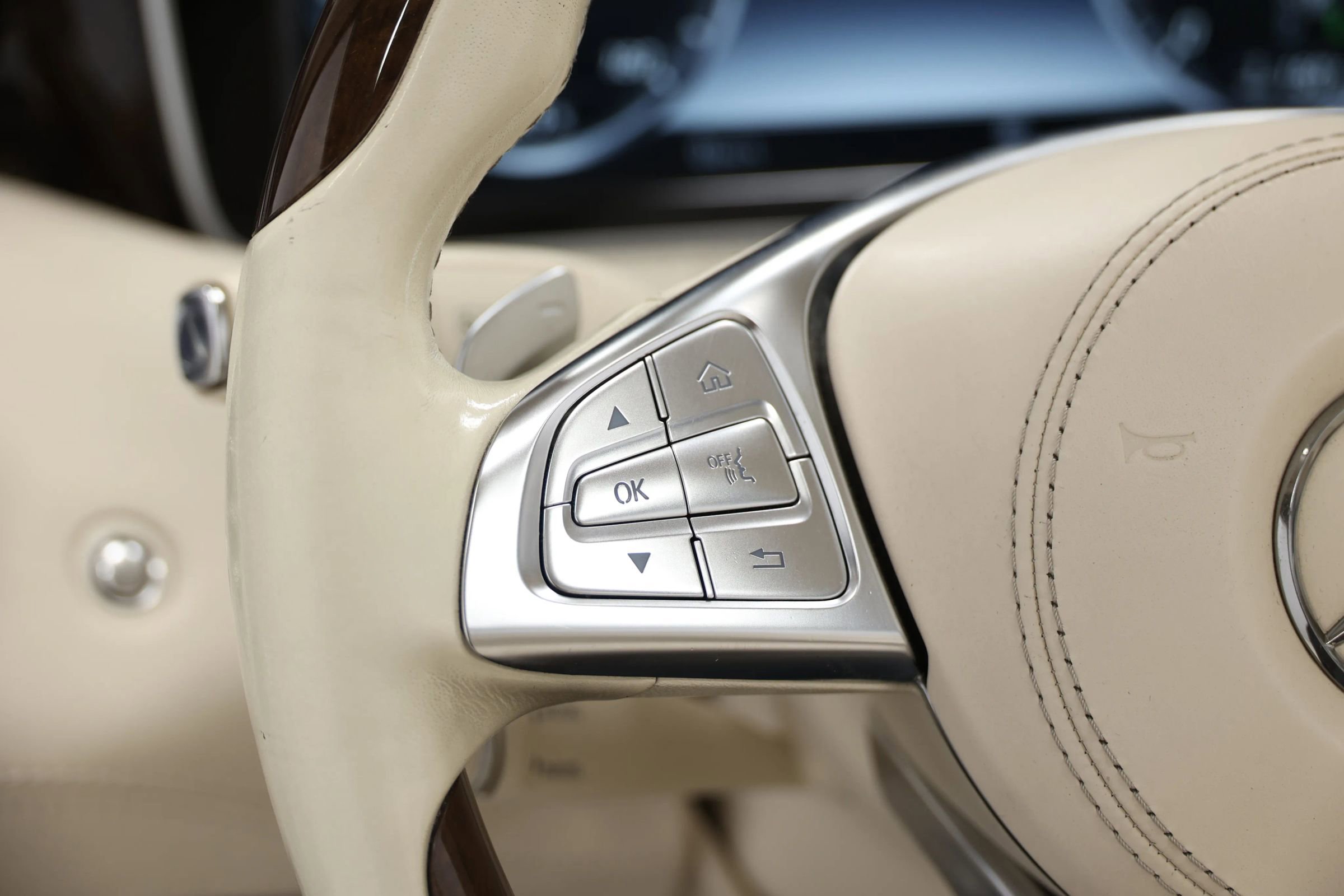 Used 2017 Mercedes-Benz S 550 Cabriolet image 24