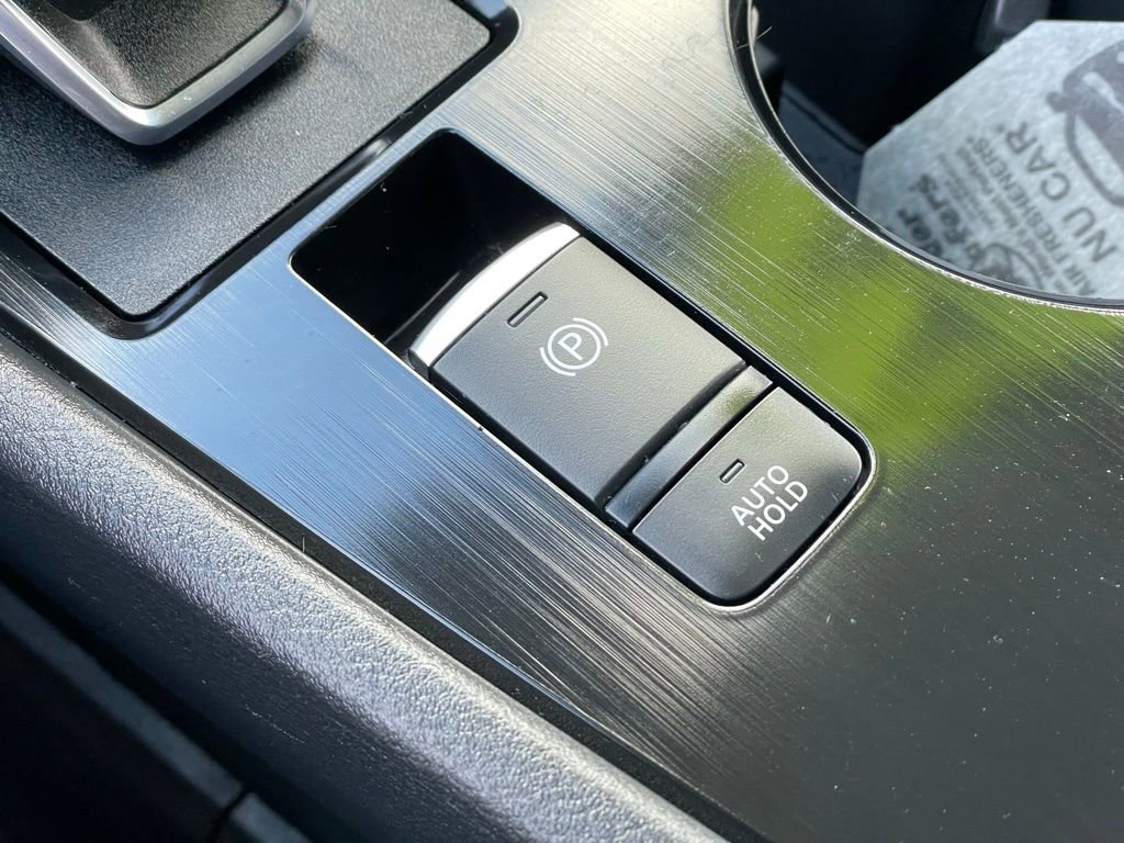 Certified 2022 Nissan Rogue SV FWD image 23