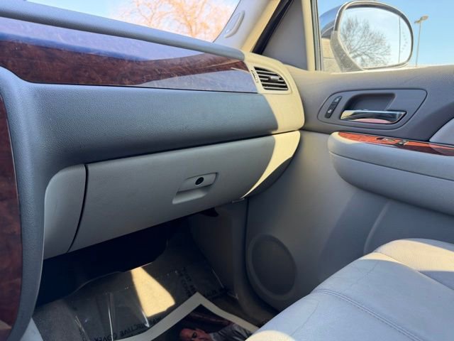 Used 2008 Chevrolet Suburban LTZ w/ LTZ Preferred Equipment Group image 25
