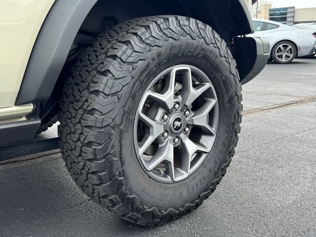Used 2025 Ford Bronco Badlands image 31