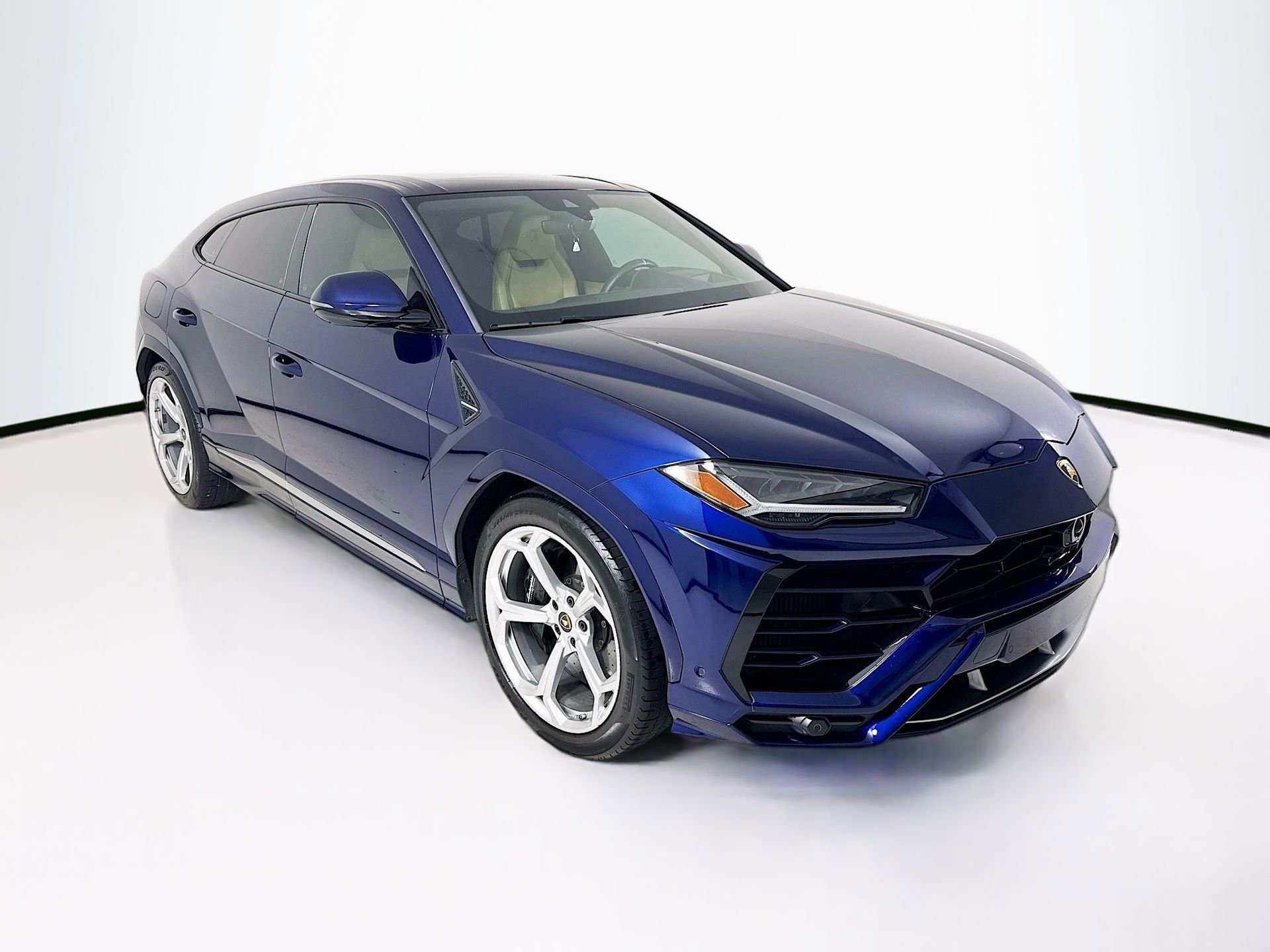 Used 2020 Lamborghini Urus image 1