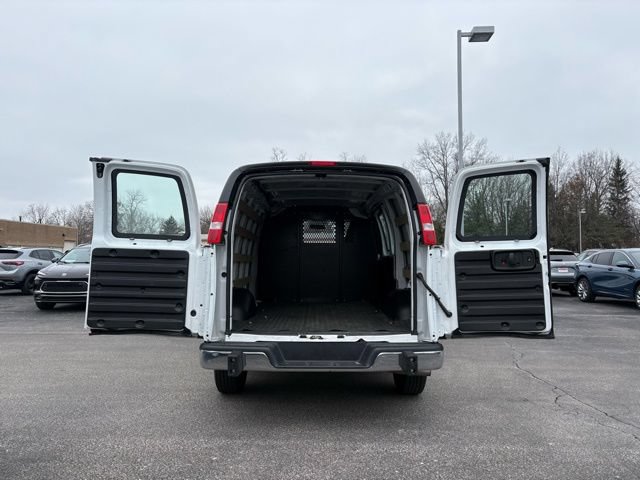 Used 2024 Chevrolet Express 2500 w/ Driver Convenience Package RWD image 8