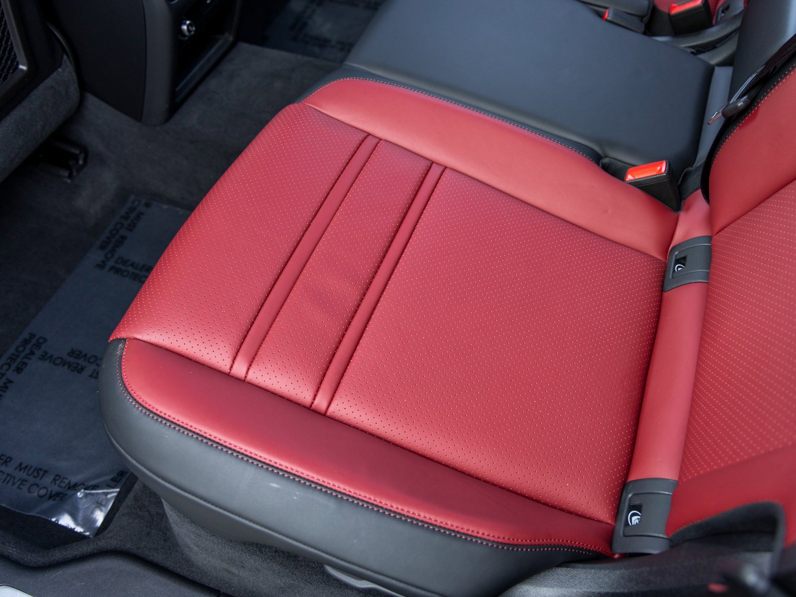 Certified 2025 Porsche Cayenne image 39