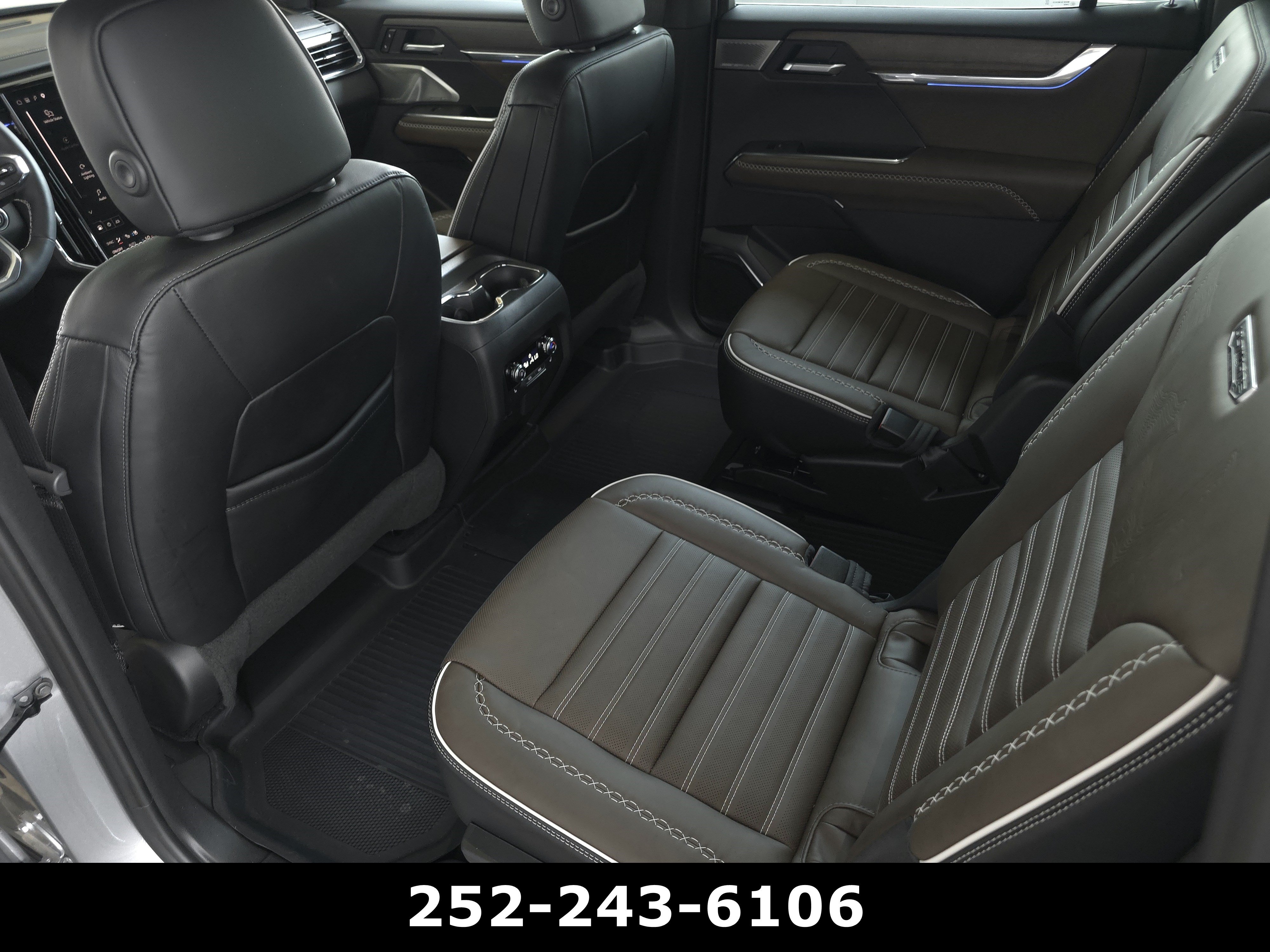 Used 2026 GMC Acadia Denali Ultimate w/ LPO, Floor Liner Package AWD/4WD image 28