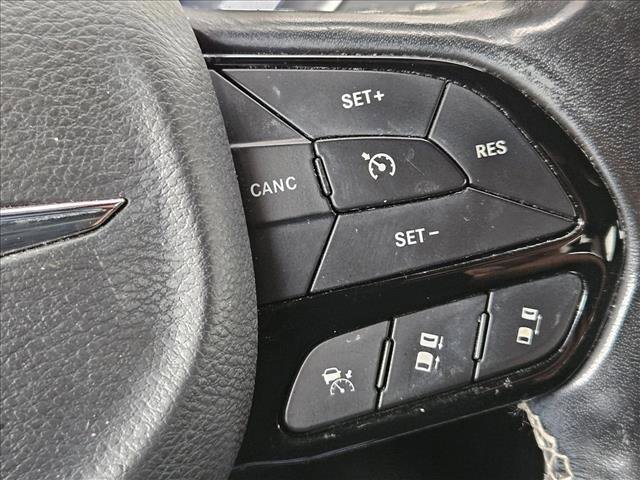 Used 2021 Chrysler Pacifica Touring-L w/ S Appearance Package FWD image 15