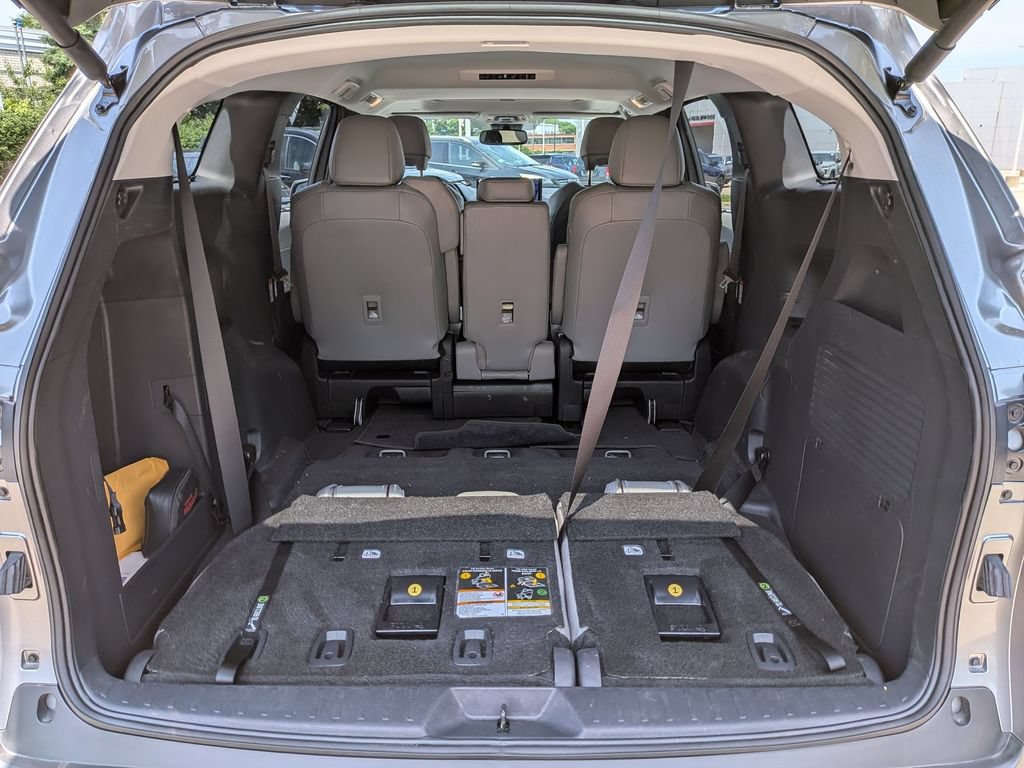 Used 2026 Toyota Sienna XLE FWD image 33