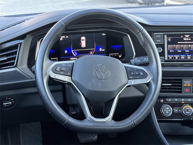Used 2023 Volkswagen Jetta SE w/ Panoramic Sunroof Package image 9