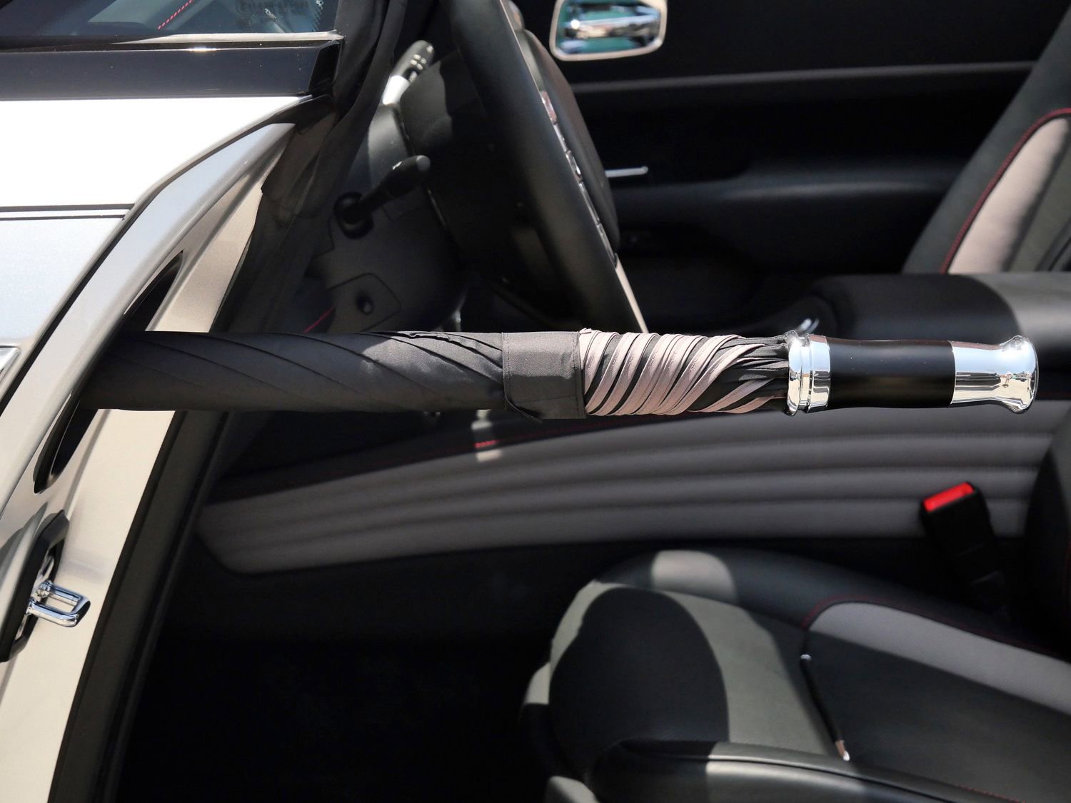 Certified 2021 Rolls-Royce Dawn RWD image 5
