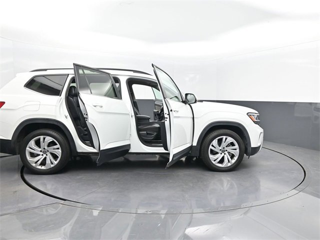 Used 2021 Volkswagen Atlas SE w/ Towing Package image 30