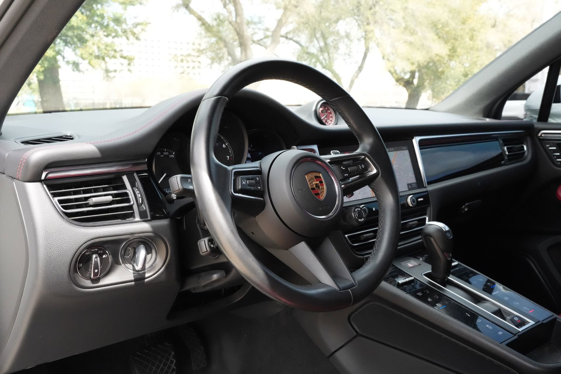 Used 2024 Porsche Macan GTS image 17