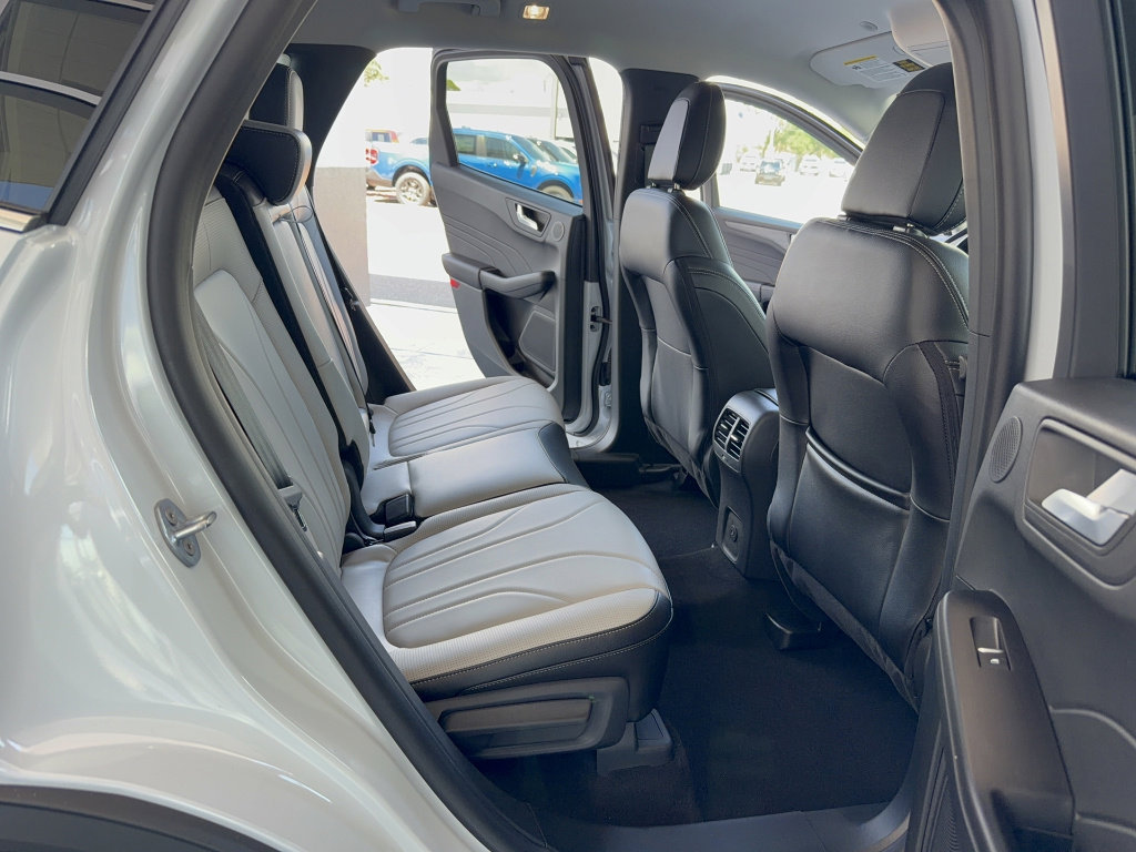 Certified 2025 Ford Escape SE w/ PHEV Premium Package FWD image 14