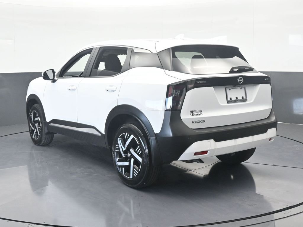 Used 2025 Nissan Kicks SV image 4