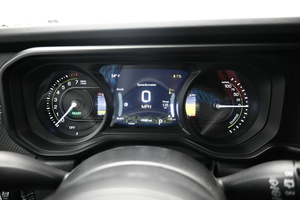 Used 2025 Jeep Wrangler Unlimited Rubicon 4xe w/ Convenience Group AWD/4WD image 16