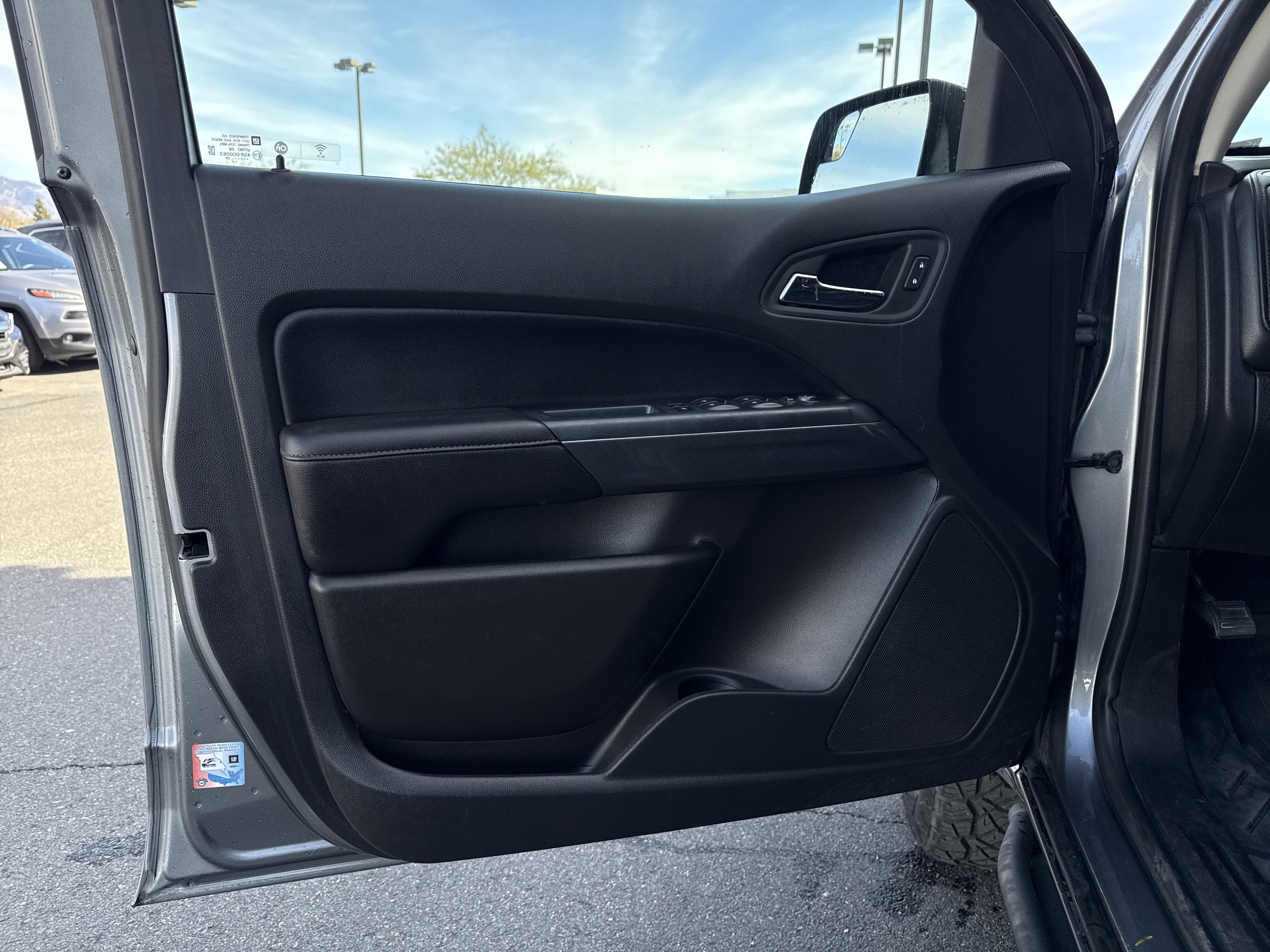 Used 2022 GMC Canyon AT4 image 14