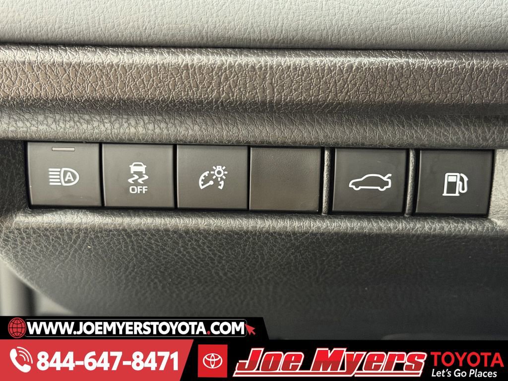 Used 2025 Toyota Camry XSE image 25
