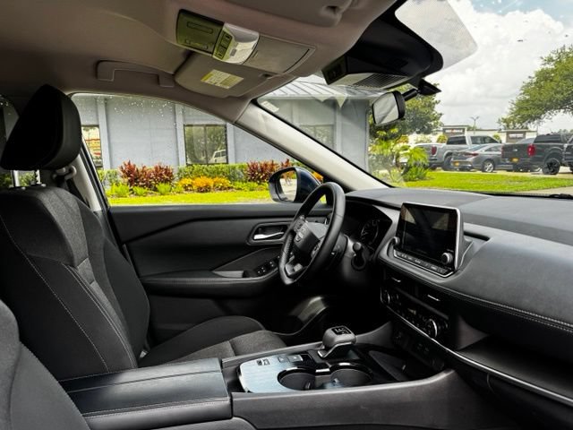 Used 2026 Nissan Rogue SV FWD image 9