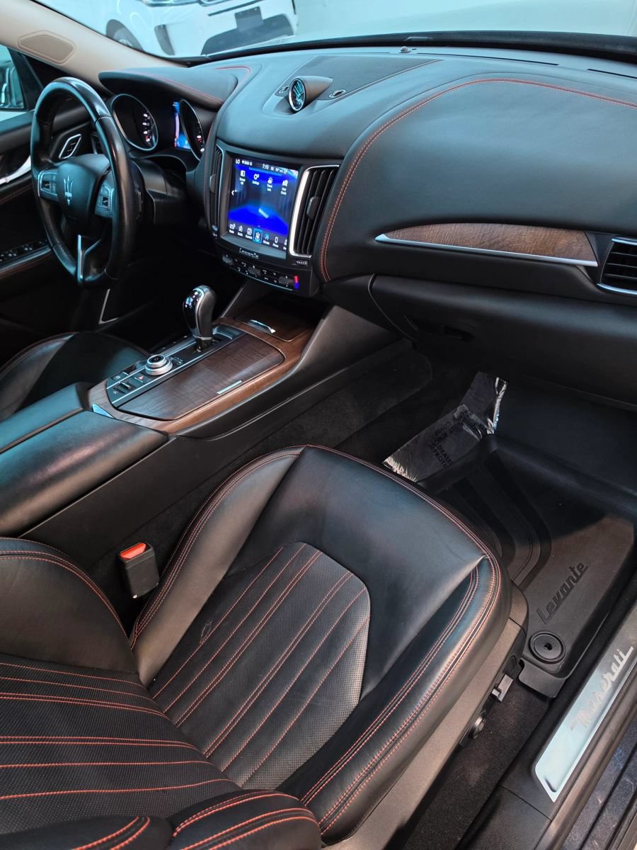 Used 2017 Maserati Levante w/ Luxury Package AWD/4WD image 14
