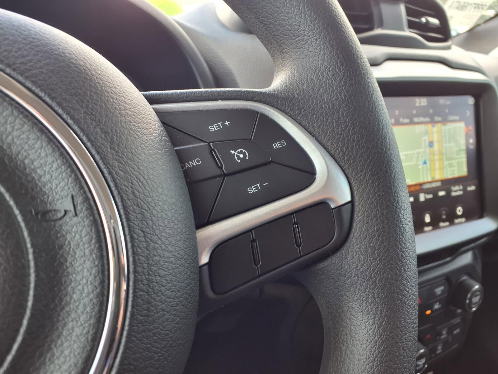 Used 2023 Jeep Renegade Latitude AWD/4WD image 24