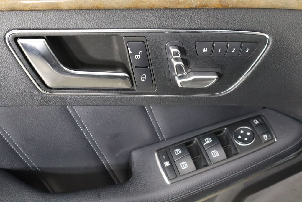 Used 2014 Mercedes-Benz E 550 4MATIC Sedan image 19
