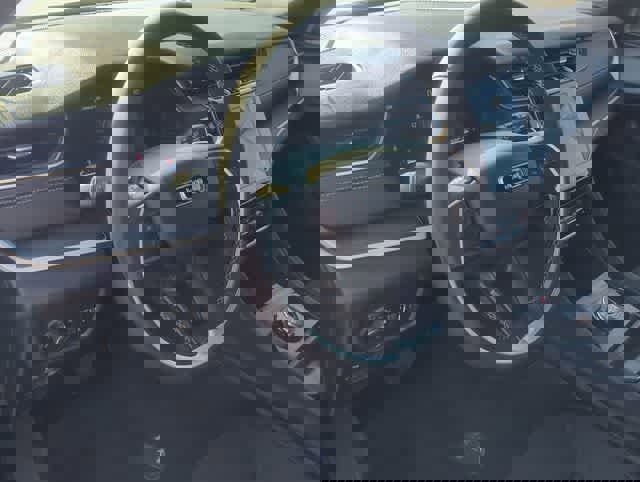 Used 2025 Jeep Grand Cherokee Laredo image 10