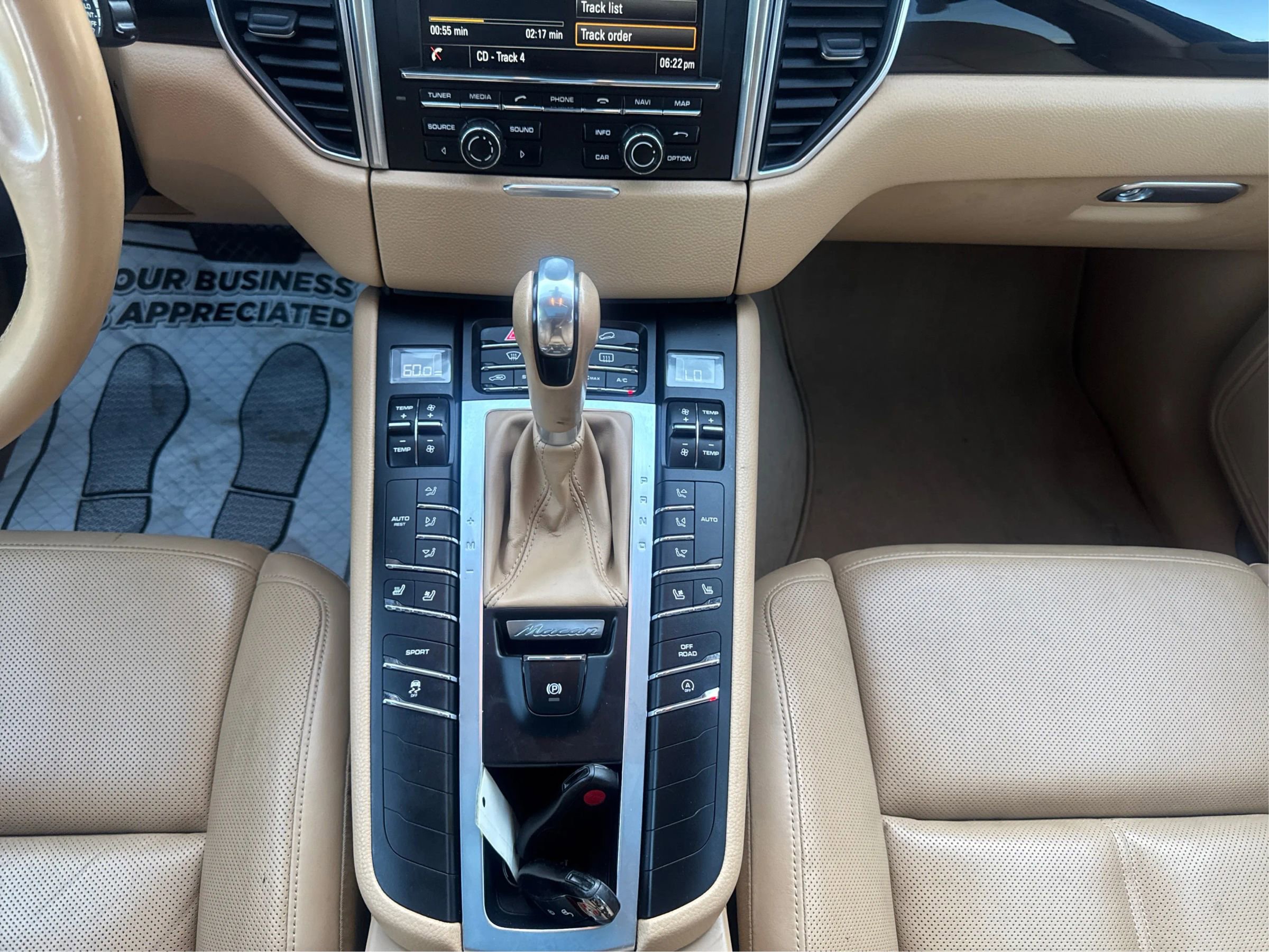 Used 2015 Porsche Macan S AWD/4WD image 30