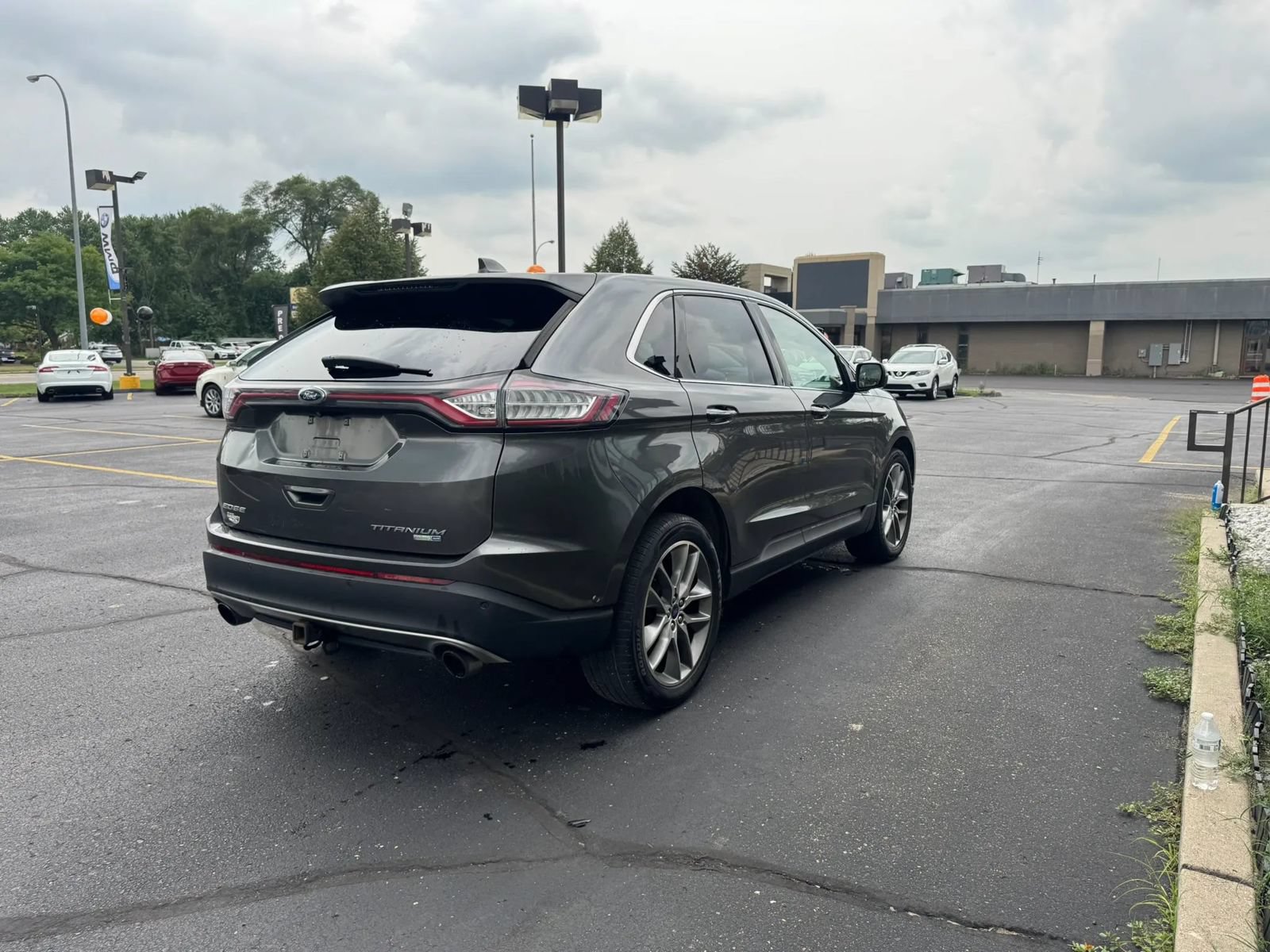 Used 2016 Ford Edge Titanium w/ Equipment Group 302A AWD/4WD image 4