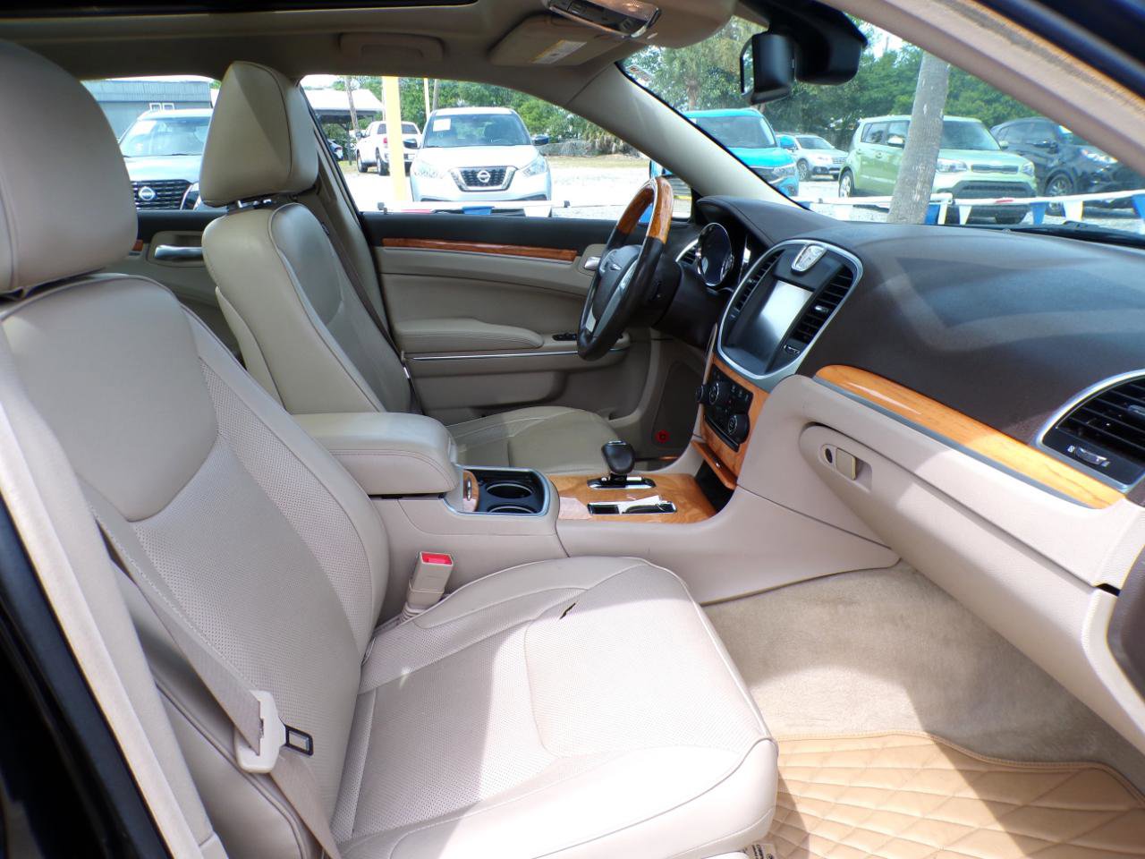 Used 2013 Chrysler 300 C w/ Beats Audio Group RWD image 21