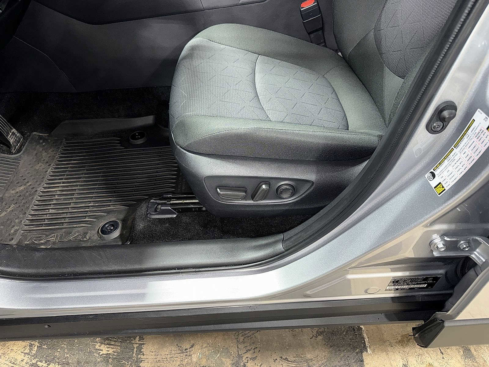 Certified 2025 Toyota RAV4 XLE w/ Convenience Package image 23