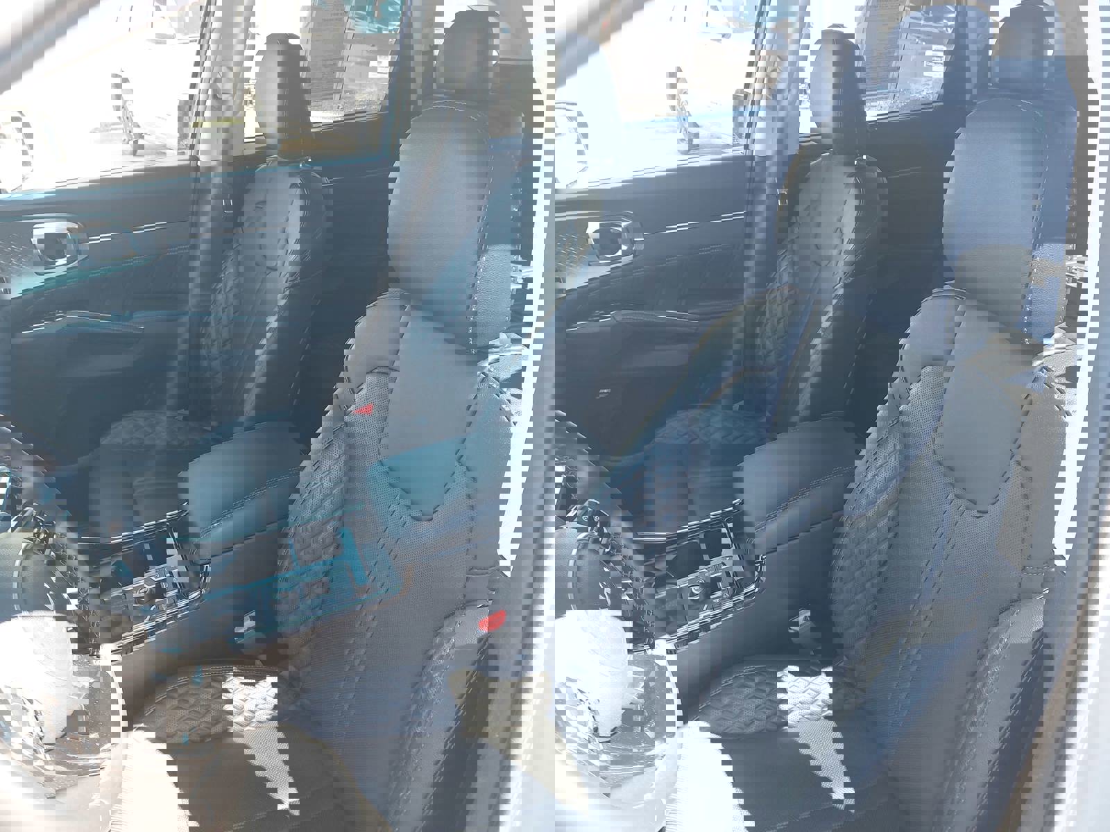 Used 2023 Kia Sorento SX image 16