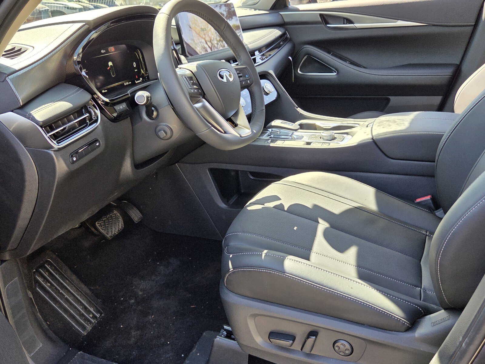 New 2026 INFINITI QX60 Luxe w/ Cargo Package image 14