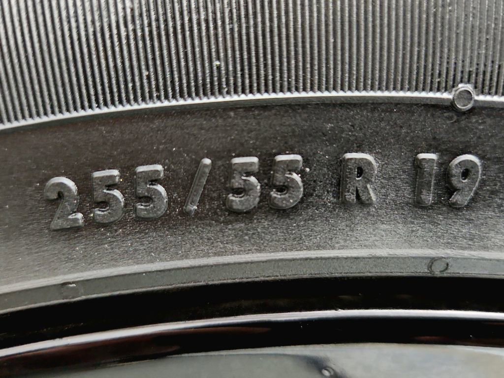 Used 2020 Jaguar F-PACE Premium image 43