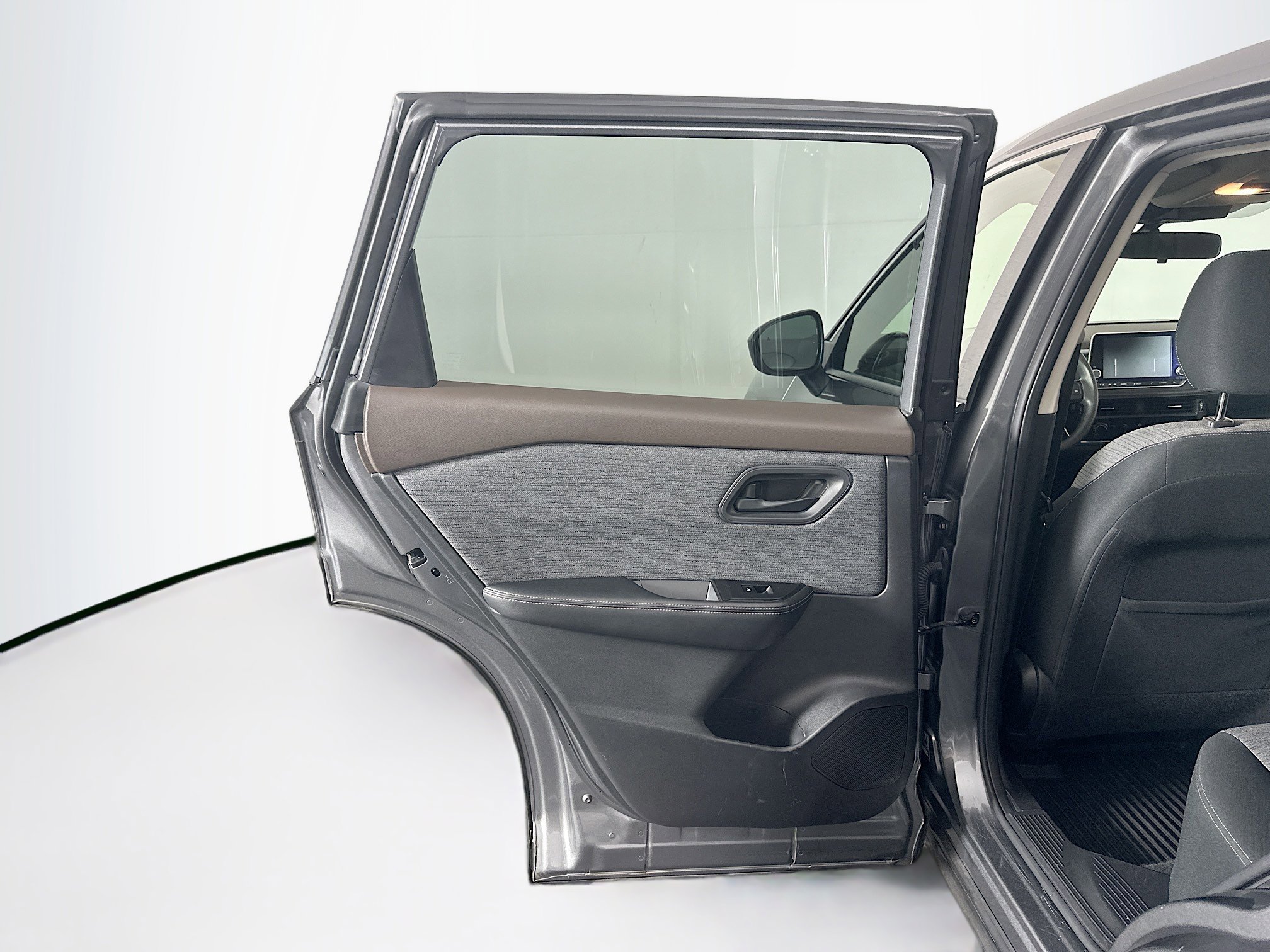 Used 2021 Nissan Rogue S FWD image 25