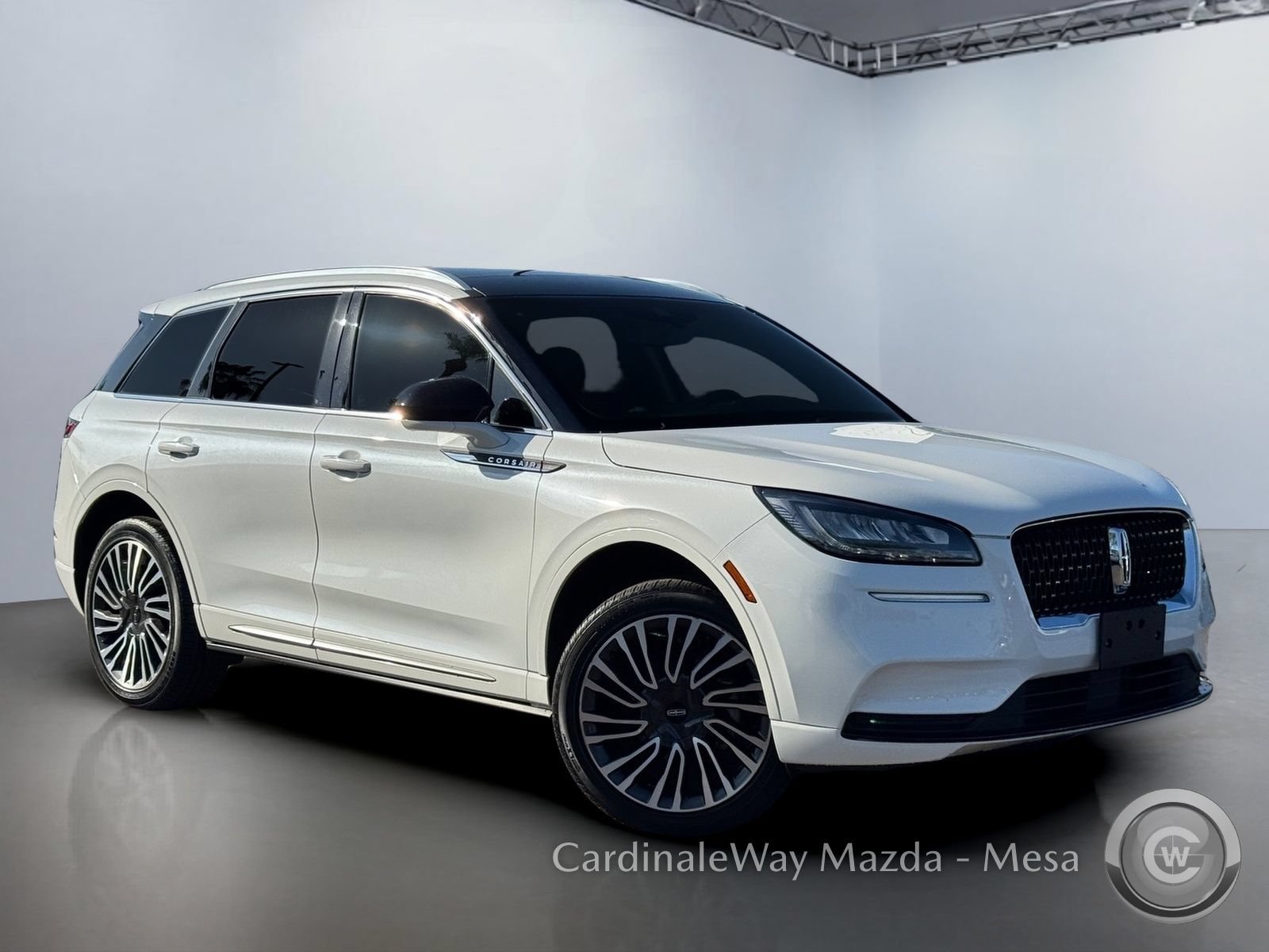 Used 2022 Lincoln Corsair AWD w/ Premium Package image 2
