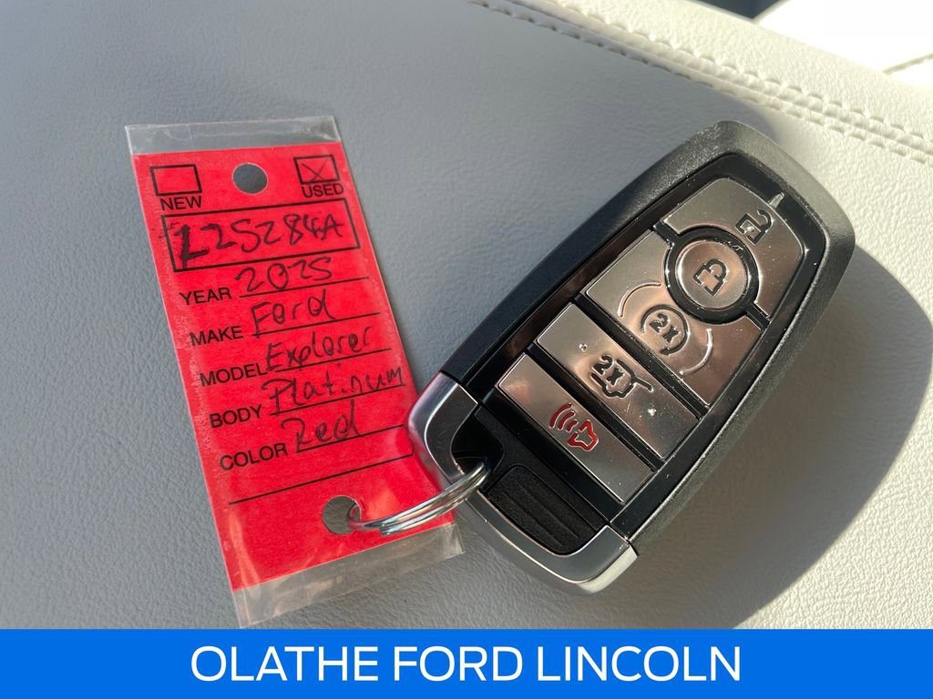 Used 2025 Ford Explorer Platinum w/ LUX Leather Package image 10