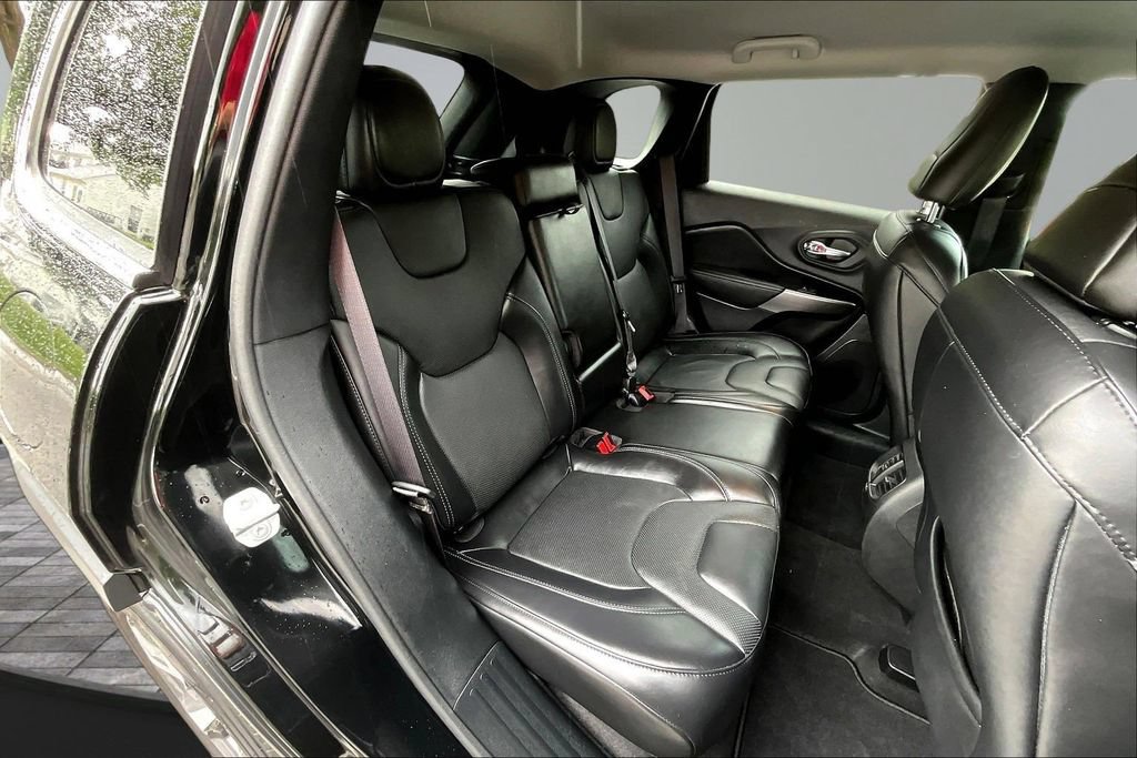 Used 2020 Jeep Cherokee Limited AWD/4WD image 25