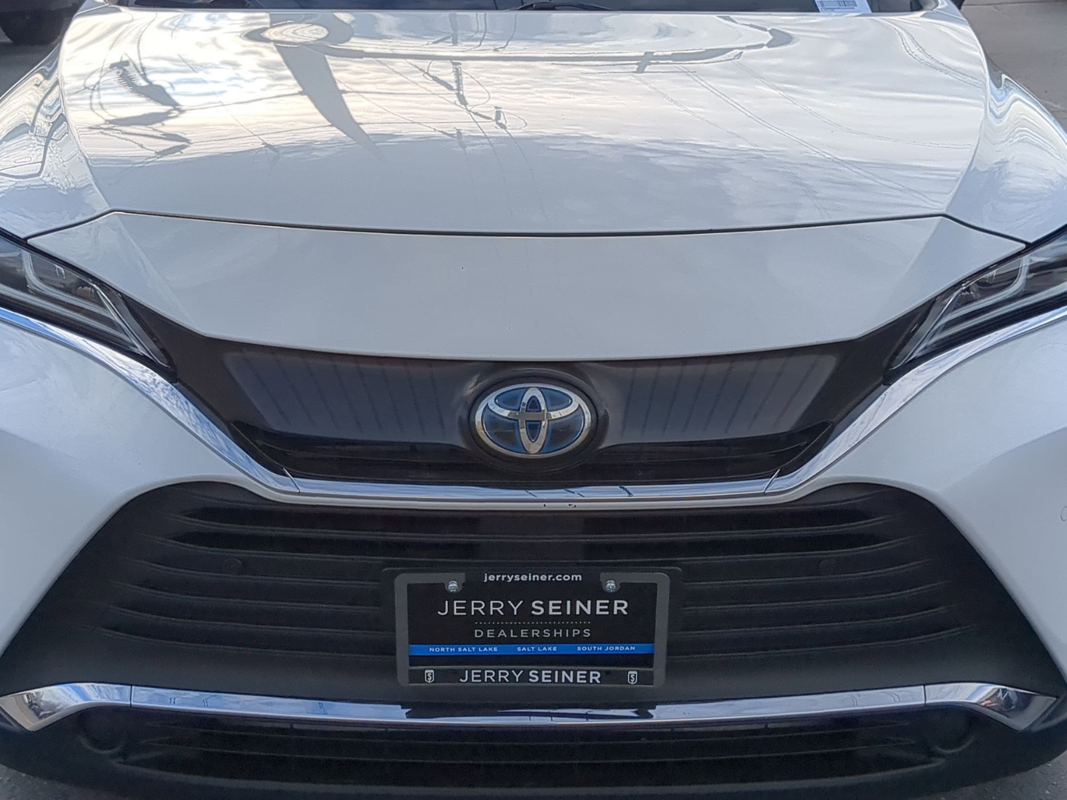 Used 2021 Toyota Venza Limited image 10