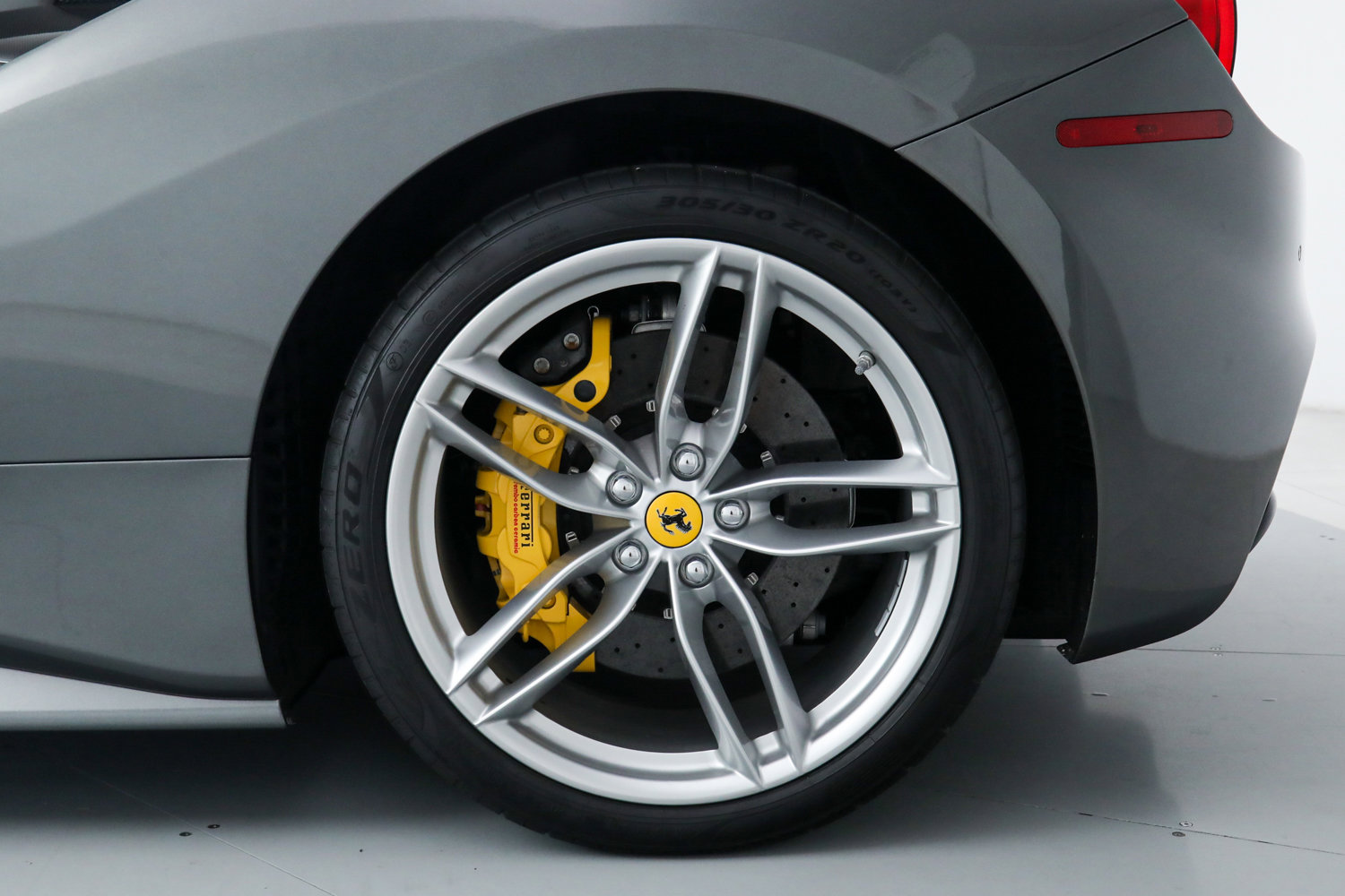 Used 2017 Ferrari 488 GTB image 40